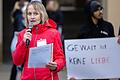 Sabine Dreibholz, die fachliche Leiterin des Frauenhauses Main-Rhön beim&nbsp; Flashmob 'One Billion Rising' auf dem Schweinfurter Marktplatz im Februar. 2021 war kein einfaches Jahr für die Einrichtung und das Team, sagt sie in ihrem Jahresbericht.&nbsp;