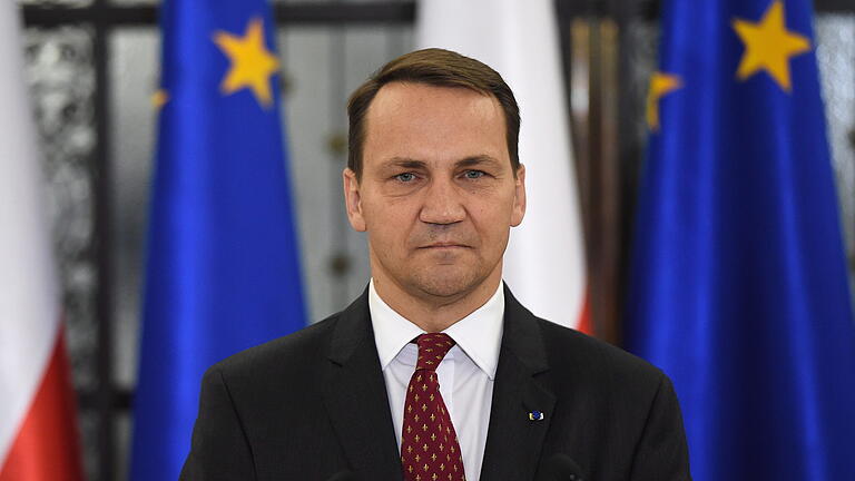 Radoslaw Sikorski.jpeg       -  Er ist wieder im Amt. Radoslaw Sikorski hat seine zweite Amtszeit als polnischer Außenminister angetreten. Der 60-Jährige gilt als bestens vernetzt.