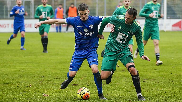 Zweikampf zwischen Dennie Michel (links) vom Würzburger FV und Ammerthals Matthias Graf: Der Würzburger FV erwartet an diesem Samstag den SV Vatan Spor Aschaffenburg auf der Sepp-Endres-Sportanlage. Zweikampf zwischen Dennie Michel (links) vom Würzburger FV und Ammerthals Matthias Graf: Der Würzburger FV erwartet an diesem Samstag den SV Vatan Spor Aschaffenburg auf der Sepp-Endres-Sportanlage.