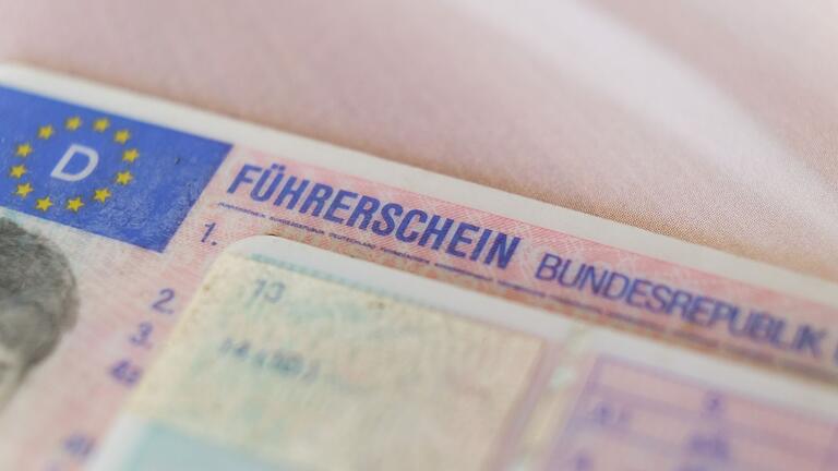 Führerschein       -  Ist der Lappen für Menschen über 70 bald an eine Fahrtauglichkeitsprüfung gebunden?