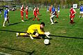 Die Spiele der Kreisklasse Rhön       -  Gespannt blicken die Protagonisten in der 87. Minute auf den Ball, den Reiterswiesens Keeper Denis Kiesel nicht mehr erreichen wird. Es blieb aber bei Westheims spätem Anschlusstreffer zum 1:2 durch Ben Warmuth.