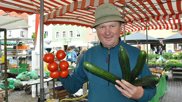 Im März hörte Reinhold Kübrich aus Altersgründen am Grünen Markt auf. Bisher wurde für ihn kein Ersatz gefunden. Im März hörte Reinhold Kübrich aus Altersgründen am Grünen Markt auf. Bisher wurde für ihn kein Ersatz gefunden.