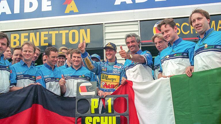 Formel 1 1994 - Großer Preis von Australien - Ein Triumph des T-Shirt-Herstellers Benetton über die großen Teams der Formel 1. Formel 1 1994 - Großer Preis von Australien - Ein Triumph des T-Shirt-Herstellers Benetton über die großen Teams der Formel 1.