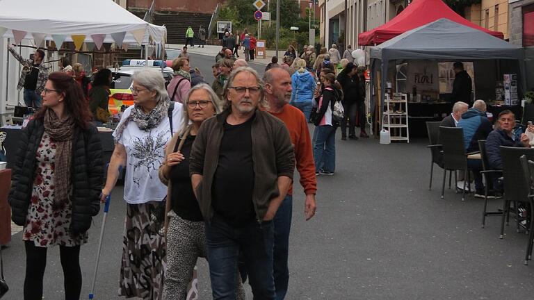 Kaffee, Kuchen, Urnengang und Marktbesuch lag in Euerdorf nahe beieinander. - Kaffee, Kuchen, Urnengang und Marktbesuch lag in Euerdorf nahe beieinander. Kaffee, Kuchen, Urnengang und Marktbesuch lag in Euerdorf nahe beieinander. - Kaffee, Kuchen, Urnengang und Marktbesuch lag in Euerdorf nahe beieinander.