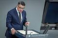 Bundestag       -  Für eine Mindestspeicherfrist von IP-Adressen spricht sich im Bundestag auch Hessens Ministerpräsident Boris Rhein (CDU) aus. Grüne und FDP sind dagegen.