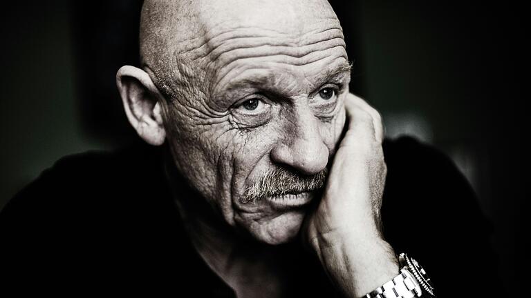 Joe Bausch ist bekannt als Gerichtsmediziner im Kölner Tatort. Im wahren Leben war er Gefängnisarzt in Werl.