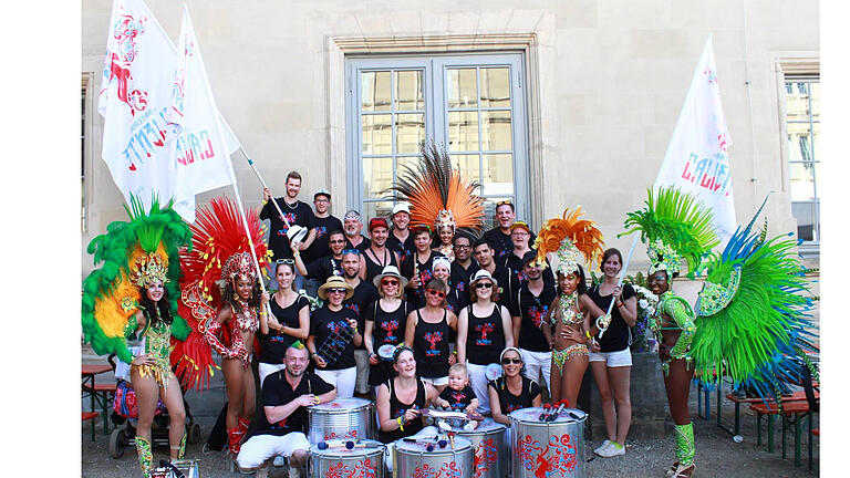 Die 'Bateria Caliente' auf dem Sambafestival in Coburg.