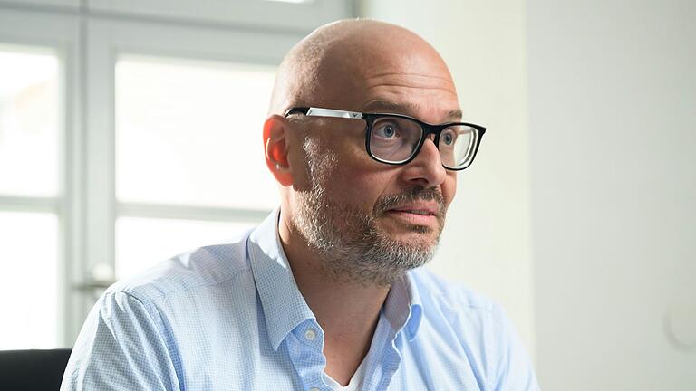 Steffen Romstöck wurde in Röttingen zum Bürgermeister gewählt, obwohl er gar nicht kandidiert hatte. Steffen Romstöck wurde in Röttingen zum Bürgermeister gewählt, obwohl er gar nicht kandidiert hatte.