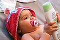 Babypflege       -  Zarte Babyhaut ohne Paraffine: 19 von 26 getesteten Babypflegecremes bekamen von der &bdquo;Öko-Test&rdquo; die Note &bdquo;sehr gut&rdquo;.