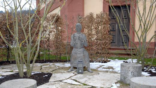 Baufortschritt im Benediktushof       -  Baufortschritt im Benediktushof und Vorschau auf Einweihung, mit  Willigis Jäger.