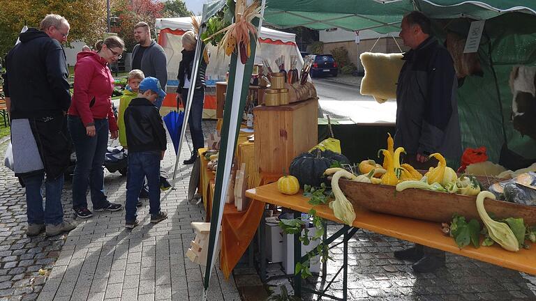 &nbsp;Auf den lokalen Herbstmärkten können noch bis Ende Oktober frische Kürbisse gekauft werden.