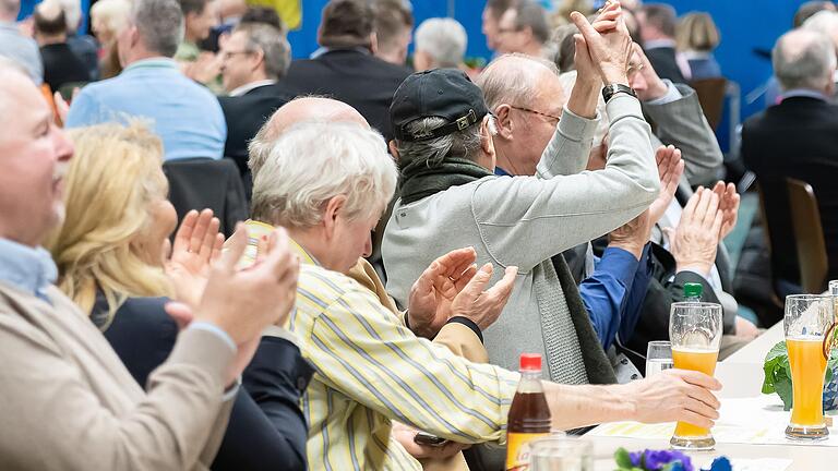 Applaus gab's von den Gästen für CSU-Generalsekretär Martin Huber und seine Rede beim politischen Ascherdonnerstag in Oberwerrn. Applaus gab's von den Gästen für CSU-Generalsekretär Martin Huber und seine Rede beim politischen Ascherdonnerstag in Oberwerrn.