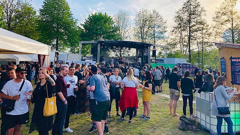 In Untermerzbach in den Haßbergen ist wieder 'Rambazamba in der Pampa': ein ehrenamtlich organisiertes Musikfestival für alle, Eintritt frei! Hier ein Foto von 2019. In Untermerzbach in den Haßbergen ist wieder 'Rambazamba in der Pampa': ein ehrenamtlich organisiertes Musikfestival für alle, Eintritt frei! Hier ein Foto von 2019.