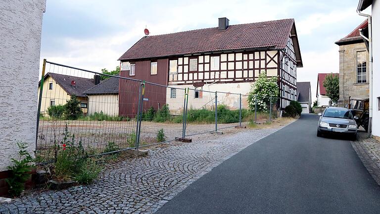 Dieser Bereich in der Herrengasse in Memmelsdorf soll ausgebessert und im oberen Teil neu gepflastert werden.