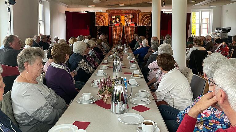 80 Senioren waren zu Gast bei der Bürgerversammlung.