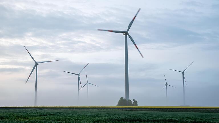 Auf der 'Hohen Heide' bei Wertheim-Dertingen (Baden-Württemberg), in unmittelbarer Nähe zur Landesgrenze in Richtung Wüstenzell und Triefenstein sollen mehrere Windräder gebaut werden. (Symbolbild)