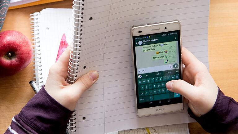 Wird die private Handynutzung in Schulen bald erlaubt? Wird die private Handynutzung in Schulen bald erlaubt?