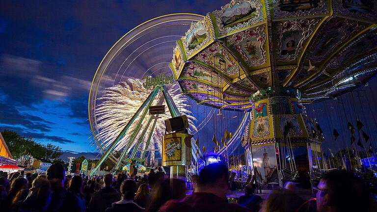 Vom 17. Juni bis 26. Juni findet das Schweinfurter Volksfest auf dem Volksfestplatz in der Niederwerrner Straße statt.&nbsp; Jupiter steht heuer nicht auf dem Riesenrad. Dafür kommt das Sonnenrad. Und ein Feuerwerk gibt es heuer nicht.&nbsp;