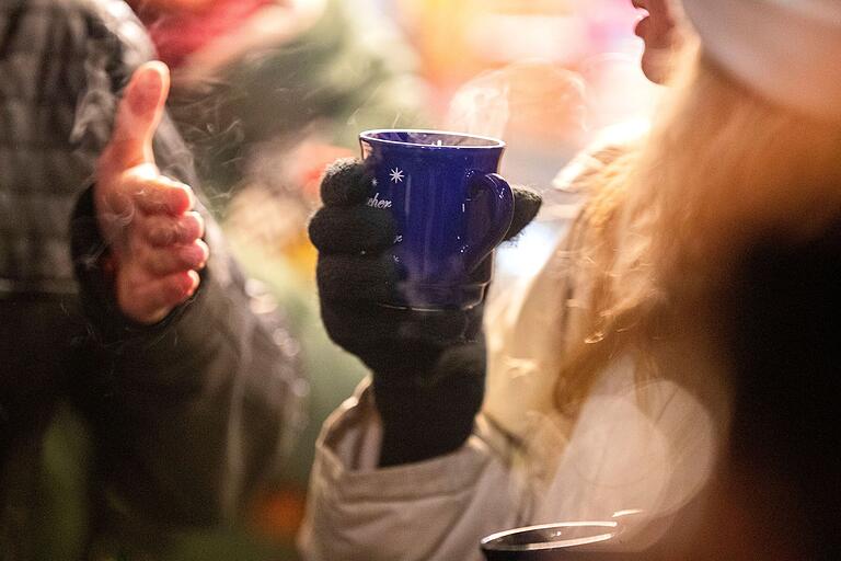 Wärmt von innen: Im Haßfurter Winterdorf gibt es Punsch und Glühwein. Wärmt von innen: Im Haßfurter Winterdorf gibt es Punsch und Glühwein.