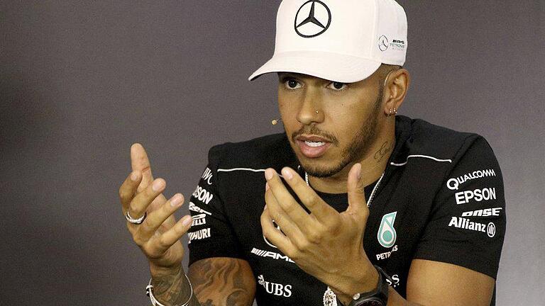 Respekt       -  Lewis Hamilton bekundet seinem Konkurrenten von Ferrari immer noch mit Respekt zu begegnen. Foto: Robald Zak