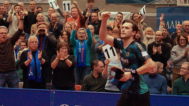 Filip Zeljko war der Mann des Spiels beim Sieg des TSV Bad Königshofen gegen den TTC Fulda-Maberzell. Er gewann sein Einzel und an der Seite von Martin Allegro auch das Doppel. Filip Zeljko war der Mann des Spiels beim Sieg des TSV Bad Königshofen gegen den TTC Fulda-Maberzell. Er gewann sein Einzel und an der Seite von Martin Allegro auch das Doppel.