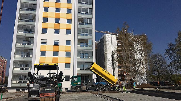 Die Sanierung der Punkthäuser im Schweinfurter Stadtteil Bergl in der Hermann-Barthel-Straße ist einer der Investitionsschwerpunkte der SWG im Moment.