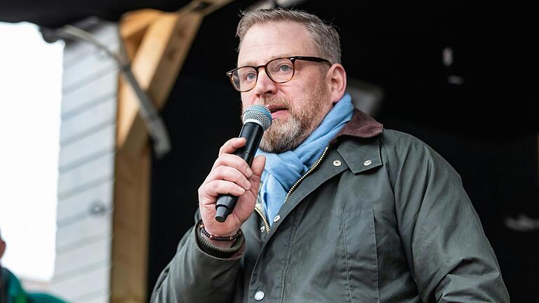 Hauptverantwortlicher Organisator Karl Graf Stauffenberg zeigte sich begeistert nach der Demonstration. Hauptverantwortlicher Organisator Karl Graf Stauffenberg zeigte sich begeistert nach der Demonstration.