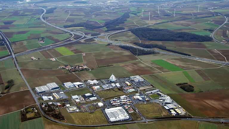 Der Dettelbacher Mainfrankenpark hatte Ende 2009 noch viele Lücken. Um die Versorgung kümmert sich von Anfang an ein privater Betreiber, der sich jetzt von einigen Dingen verabschieden will. Die Übernahme durch die öffentliche Hand gestaltet sich allerdings gerade schwierig.