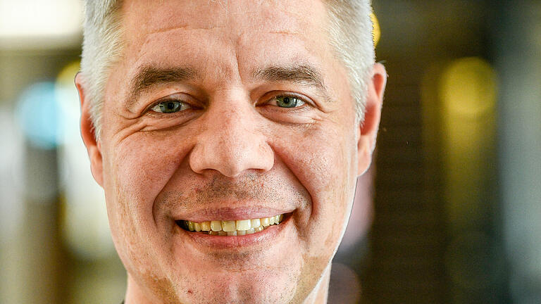 Auf der Suche nach Wirtshausnamen und ihrer Herkunft: Gunther Schunk Auf der Suche nach Wirtshausnamen und ihrer Herkunft: Gunther Schunk 
