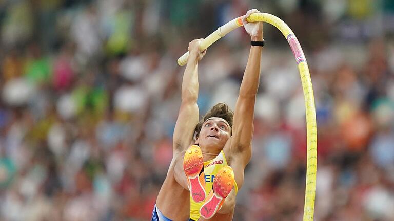 Armand Duplantis.jpeg       -  Der nur 'Mondo' genannte Armand Duplantis aus Schweden überquerte beim Diamond-League-Finale in Eugene 6,23 Meter – Weltrekord (mal wieder).