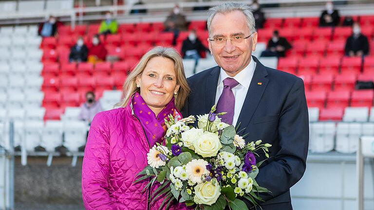 Paul Lehrieder hat es wieder geschafft. Zum fünften Mal kandidiert der 61-Jährige für den Wahlkreis Würzburg bei der Bundestagswahl am 26. September als Direktkandidat der CSU. Darüber freut sich auch Ehefrau Christiane.