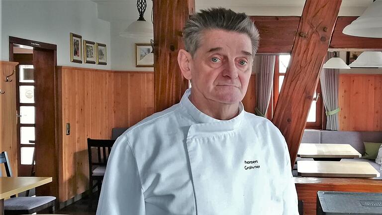 Gastronom Norbert Grohmer (67) will endlich wieder Gäste in seinem Gasthaus 'Eintracht' bewirten dürfen.  Foto: Sigismund von Dobschütz       -  Gastronom Norbert Grohmer (67) will endlich wieder Gäste in seinem Gasthaus 'Eintracht' bewirten dürfen.  Foto: Sigismund von Dobschütz