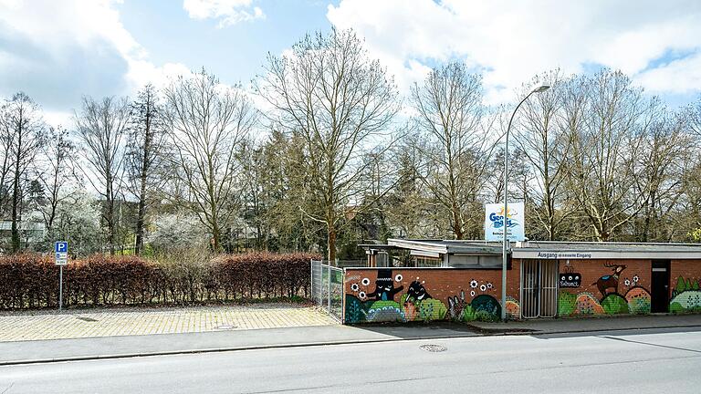 Ein möglicher Standort für die Entstehung des zusätzlichen Kindergartens in Gerolzhofen liegt neben dem Geomaris Freibad. Ein möglicher Standort für die Entstehung des zusätzlichen Kindergartens in Gerolzhofen liegt neben dem Geomaris Freibad.