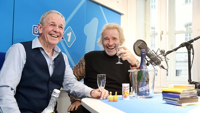 Moderatoren Fritz Egner und Thomas Gottschalk       -  1979 wechselte Fritz Egner zum Bayerischen Rundfunk, wo er schnell Freundschaft mit seinem Radio-Kollegen Thomas Gottschalk schloss. (Archivfoto)