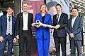 Dr. Matteo Cicciotti, Dr. Thomas Krüger, Dr. Uta Holzenkamp, Dr. Nils Lessmann, Patrick Zhao, alle BASF Coatings (von links nach rechts)&nbsp;bei der Einweihung der neuen Anlage für 'Highrunner'-Produkte.