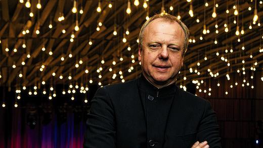 Georg Rootering: Der freie Regisseur hat am Mainfranken Theater &bdquo;Die Fledermaus&ldquo; auf die Bühne gebracht.