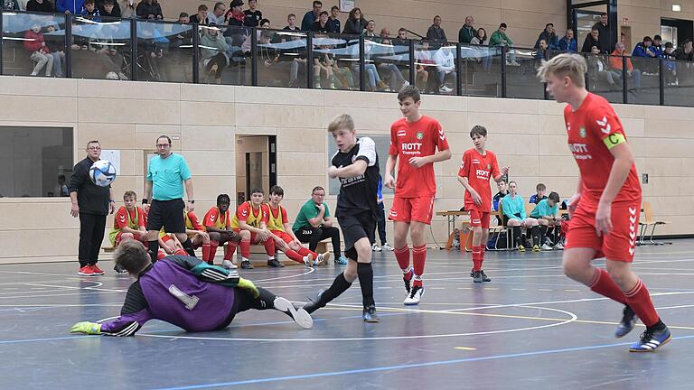 Kein Tor für Münnerstadt: Szene aus dem U15-Spiel gegen Bischofsheim. - Kein Tor für Münnerstadt: Szene aus dem U15-Spiel gegen Bischofsheim. Kein Tor für Münnerstadt: Szene aus dem U15-Spiel gegen Bischofsheim. - Kein Tor für Münnerstadt: Szene aus dem U15-Spiel gegen Bischofsheim.