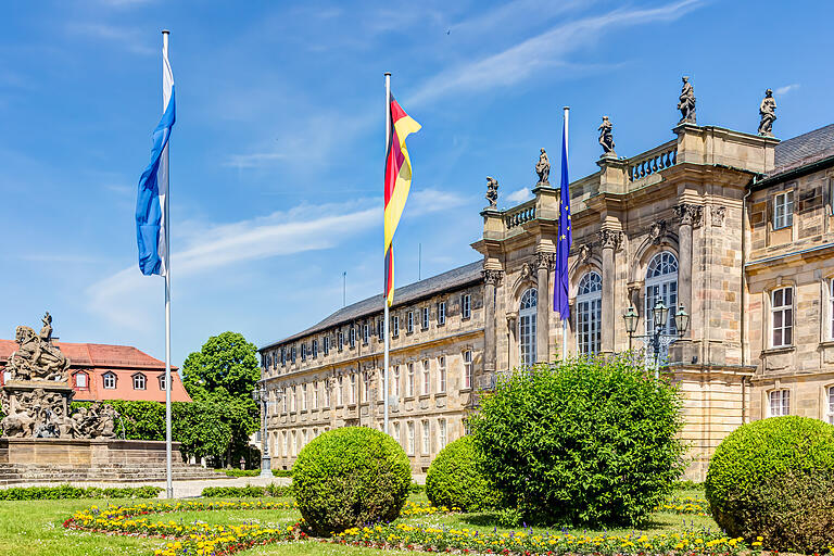 Das Neue Schloss in Bayreuth entstand 1753 unter Markgraf Friedrich von Brandenburg-Bayreuth. Das Neue Schloss in Bayreuth entstand 1753 unter Markgraf Friedrich von Brandenburg-Bayreuth.