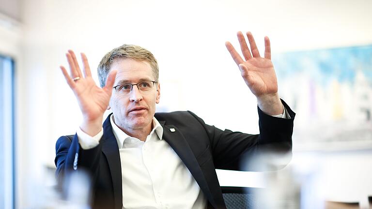 Ministerpräsident Daniel Günther       -  &bdquo;Markus Söder führt diese Diskussion mit sich selbst&rdquo;, sagt Schleswig-Holsteins Ministerpräsident Daniel Günther (CDU) zur Diskussion um ein mögliches schwarz-grünes Bündnis. (Archivbild)