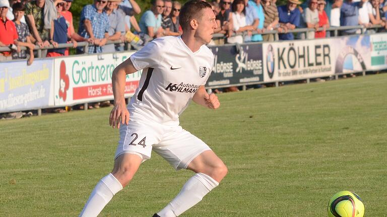 Führungsfigur beim TSV Karlburg: Sebastian Fries, der an diesem Samstag bei seinem Ex-Verein zu Gast ist. Führungsfigur beim TSV Karlburg: Sebastian Fries, der an diesem Samstag bei seinem Ex-Verein zu Gast ist.