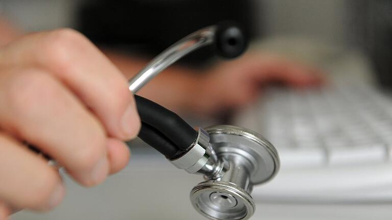 Schwierige Diagnose - Wer unter einer seltenen Erkrankung leidet, wartet im Durchschnitt sieben Jahre auf die richtige Diagnose. Schwierige Diagnose - Wer unter einer seltenen Erkrankung leidet, wartet im Durchschnitt sieben Jahre auf die richtige Diagnose.