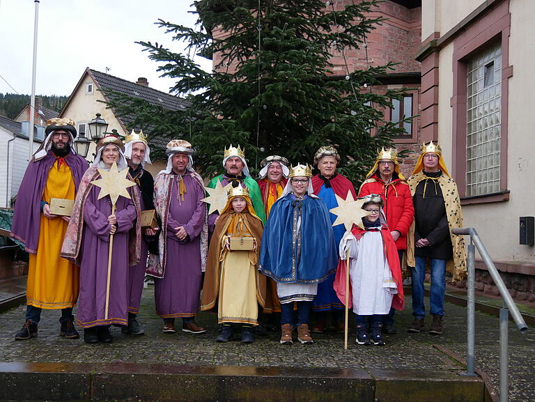 Stadträte machten als Sternsinger mit, weil sich nicht genug Kinder fanden.