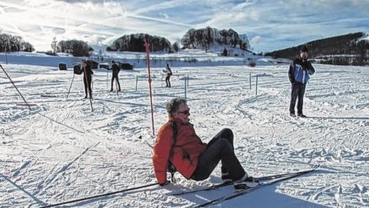 Aufstehen und weiter: So manchen kleinen Sturz gab es auch. Doch dem Spaß am Sport im Schnee tat dies keinen Abbruch.