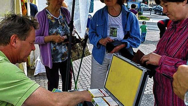 Tauschbörse: Peter Picciani tauschte viele Euros in Grabfelder um.