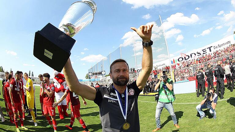 2019 gewannen die Würzburger Kickers – damals noch mit Trainer Michael Schiele – zum bisher letzten Mal den Toto-Pokal.