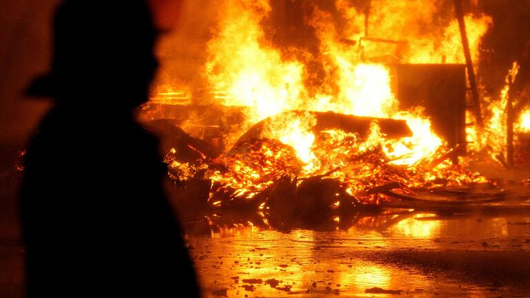 Die Feuerwehren im Landkreis Haßberge klären auf, wie mit einfachen Mitteln das Brandrisiko in den eigenen vier Wänden ganz leicht minimiert werden kann. Die Feuerwehren im Landkreis Haßberge klären auf, wie mit einfachen Mitteln das Brandrisiko in den eigenen vier Wänden ganz leicht minimiert werden kann.