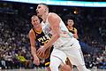 Denver Nuggets - Phoenix Suns       -  Nikola Jokic ragt heraus.