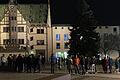 Protestierende gegen die Coronamaßnahmen haben sich am Montag auf dem Marktplatz versammelt, um anschließend durch die Innenstadt zu ziehen. In der Hadergasse stoppte die Polizei den Aufzug.