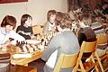 Mit Turnieren und Trainingsabenden fördert der Schachclub seit Bestehen die Jugendarbeit, wie hier in einem Turnier im Feuerwehrsaal.