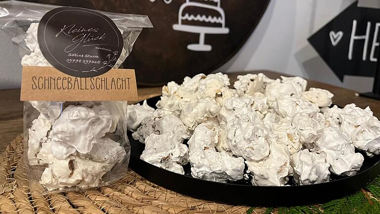 Walnuss-Schneeball-Plätzchen von Konditorin Sabine Sturm aus Fladungen. Walnuss-Schneeball-Plätzchen von Konditorin Sabine Sturm aus Fladungen.